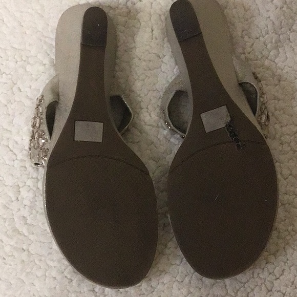 NEW YORK TRANSIT GOLD BLING SANDALS 6 - Picture 6 of 10